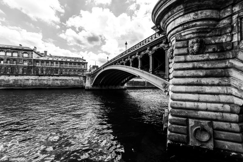 020_BlackWhite